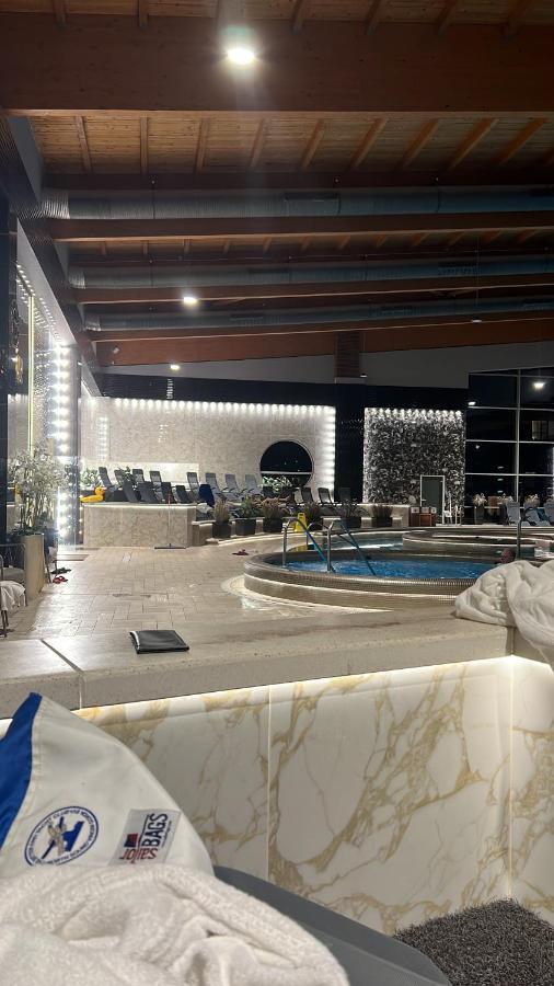 Azur Port With Free Wellness Apartament *
